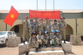 Bác sĩ “mũ nồi xanh” Việt Nam: Khám bệnh miễn phí, lan tỏa thông điệp ngày 8/3