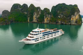 Cục Di sản Văn hoá khẳng định, vịnh Hạ Long không có tên trong Danh sách 56 Di sản Thế giới bị đe doạ
