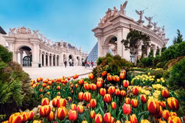 Hành trình du lịch Tết hấp dẫn chỉ với chi phí 10 triệu đồng 