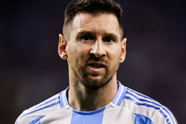 Messi đá hỏng 11m, Argentina chật vật vào bán kết Copa America