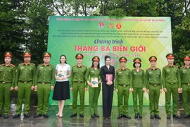 Hoa hậu Phan Kim Oanh và Bích Hạnh đồng hành cùng “Tháng Ba biên giới - Biên cương Tổ quốc tôi”