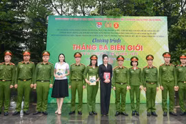 Hoa hậu Phan Kim Oanh và Bích Hạnh đồng hành cùng “Tháng Ba biên giới - Biên cương Tổ quốc tôi”