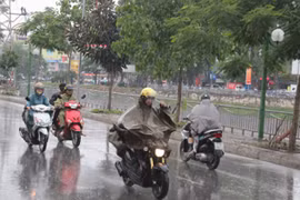 Tạm thời chấm dứt nắng nóng, Bắc bộ có mưa rào và giông