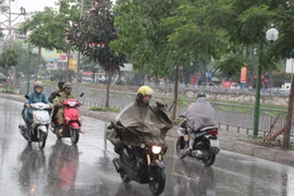 Tạm thời chấm dứt nắng nóng, Bắc bộ có mưa rào và giông