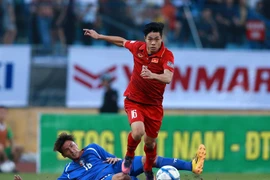 Công Phượng ghi bàn phút 88, ĐT Việt Nam thoát thua ở Hàng Đẫy