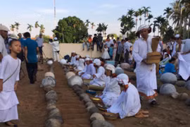 Lạc vào hội Tết Ramưwan độc đáo của người Chăm Bàni