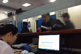 Hà Nội bắt đầu cấp, đổi giấy phép lái xe qua mạng