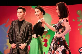 MC Thanh Mai thay 4 trang phục trên "ghế nóng"