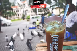 Cà phê phố Sài thành: Cứ xa là nhớ