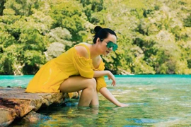 Hoa hậu đền Hùng Giáng My khoe sắc rạng ngời ở quốc đảo Palau