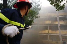 Nâng cao kỹ năng thoát nạn đám cháy cho sinh viên 