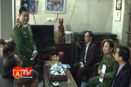 Thăm hỏi gia đình nhân viên bảo vệ quên mình đấu tranh với tội phạm