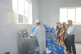 Mở cao điểm hậu kiểm cơ sở sản xuất nước uống đóng chai vi phạm