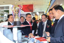 Gần 1.400 gian hàng tha gia VietBuild 2015