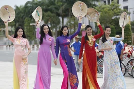 Những hình ảnh đầu tiên của thí sinh hoa hậu Việt Nam 2014 khu vực phía Nam