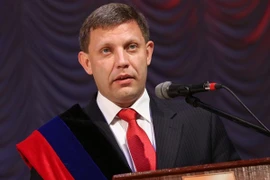 Lãnh đạo Donetsk và Lugansk nhậm chức trong tiếng súng đẫm máu của Kiev