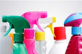 Thiếu niên 14 tuổi đầu độc mẹ bằng chất tẩy