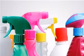 Thiếu niên 14 tuổi đầu độc mẹ bằng chất tẩy