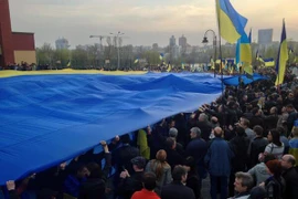 Ukraine phản ứng vì bị đốt quốc kỳ tại Ba Lan