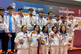 Thi đấu "đồng đội hỗn hợp", cầu lông Campuchia ghi tên bảng vàng SEA Games