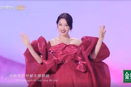 Chi Pu mang “Đóa hoa hồng” chào sân “Đạp gió 2023”