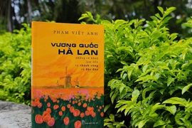 Ra mắt sách về Vương quốc Hà Lan của Đại sứ Phạm Việt Anh