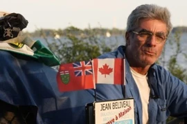 11 năm đi bộ vòng quanh thế giới