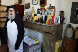 Cụ già chim cánh cụt