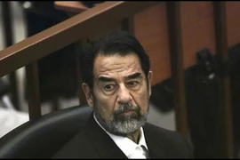 Âm mưu đóng giả Saddam Hussein làm phim sex