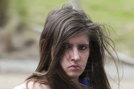 Nhân viên chăm sóc chuốc rượu 4 nam thiếu niên rồi “quan hệ”