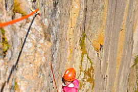 10 tuổi leo 600m vách núi đá