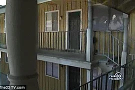 Bé gái 6 tuổi bị mẹ bắt quay clip sex 