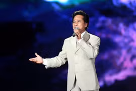 Chế Linh tặng quà "khủng" cho chị em phụ nữ dịp 8-3