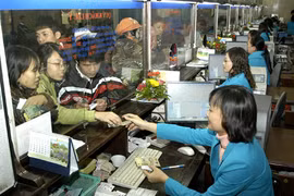 "Cháy" vé tàu Tết trên nhiều chặng "nóng"