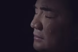 Khi "ông hoàng" đổ lệ...