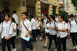 Môn gì cũng học, khó định hướng nghề