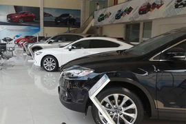 Ô tô giảm giá "khủng" cuối năm: Nên mua ngay hay chờ?