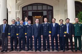 Tự hào với tàu ngầm mang tên Hà Nội 