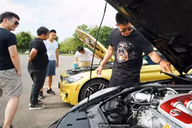 Con nhà giàu Trung Quốc "đốt tiền" trên đất Mỹ