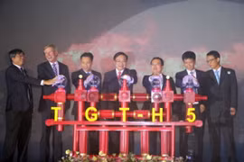 Việt Nam đón dòng dầu đầu tiên từ mỏ Tê Giác Trắng