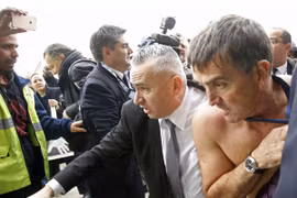 Bắt giữ 6 nhân viên tấn công lãnh đạo Air France