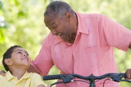 Gặp gỡ bạn bè giảm nguy cơ trầm cảm