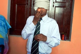 Cậu bé có thể ngửi được màu sắc