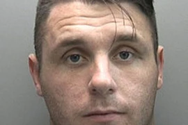 Bị bắt lại sau khi khoe ảnh trên Facebook