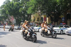 Để người đi bộ được thảnh thơi, phương tiện không ùn tắc