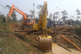 Hàng trăm nghìn hộ dân bị mất nước trong vụ vỡ đường ống Sông Đà