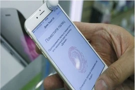 Đồng rúp rối loạn, Apple ngừng bán hàng trực tuyến tại Nga