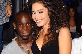 "Ngựa chứng" Mario Balotelli hầu tòa tranh quyền thăm nom... con rơi