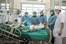 Tìm mọi giải pháp cứu chữa các chiến sỹ bị thương trong tai nạn máy bay Mi-171