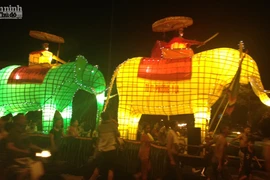 Rực rỡ sắc màu lễ hội Trung thu đường phố Tuyên Quang 2014